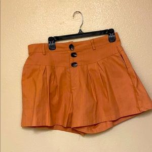 Peach Listicle shorts.